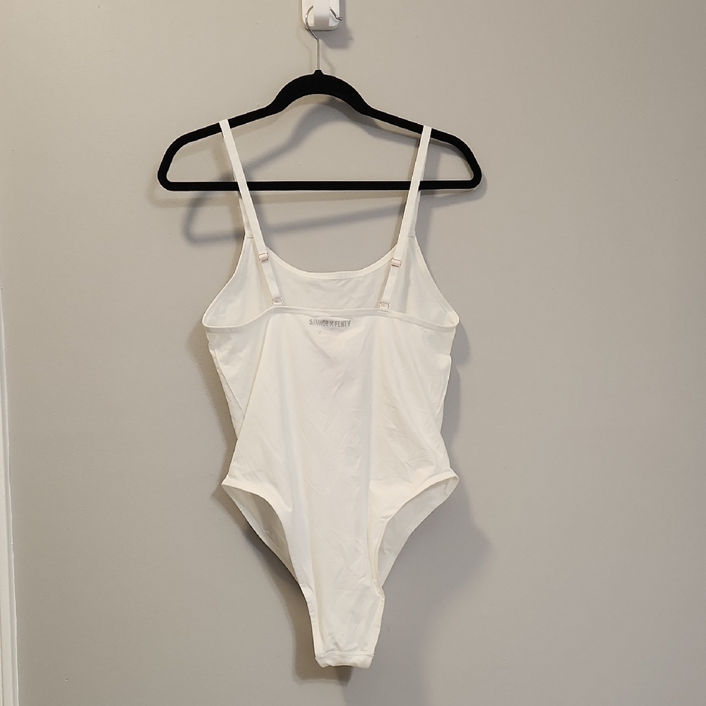 Savage X Fenty White Slim-Strap Scoop‎ Bodysuit with Logo Seamless Teddy Size 2X - Picture 2 of 12